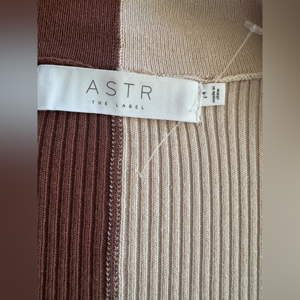 ASTR THE LABEL 
SOLD Two-Tone Brown and Cream Button-Up Dress - Picture 7 of 12